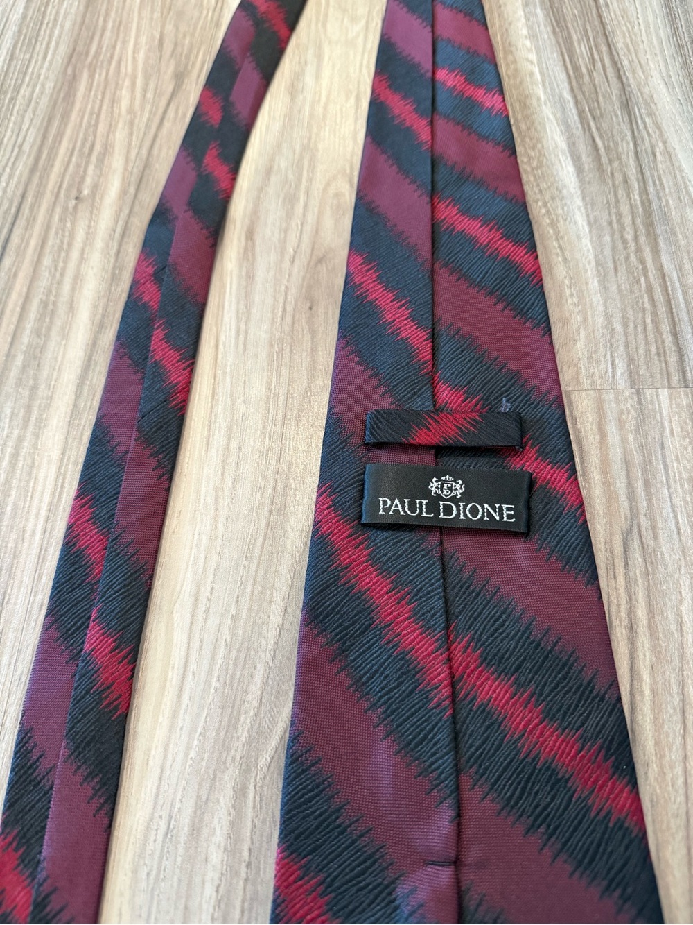 Paul Dione 100% Silk Men's Burgundy and Black Diagonal Stripe Tie - Handmade - Picture 5 of 8